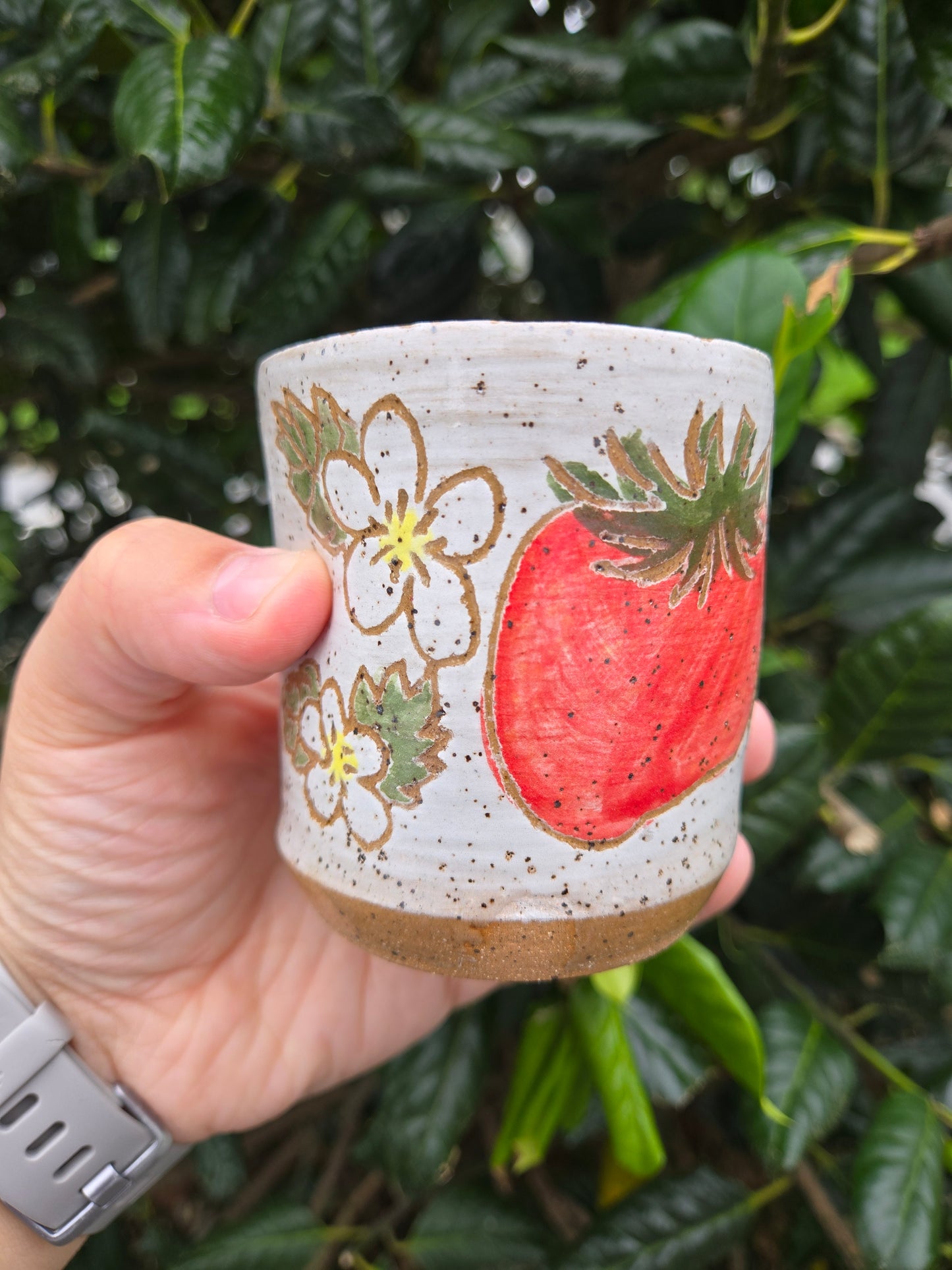 Summer Strawberry Thumb Cup