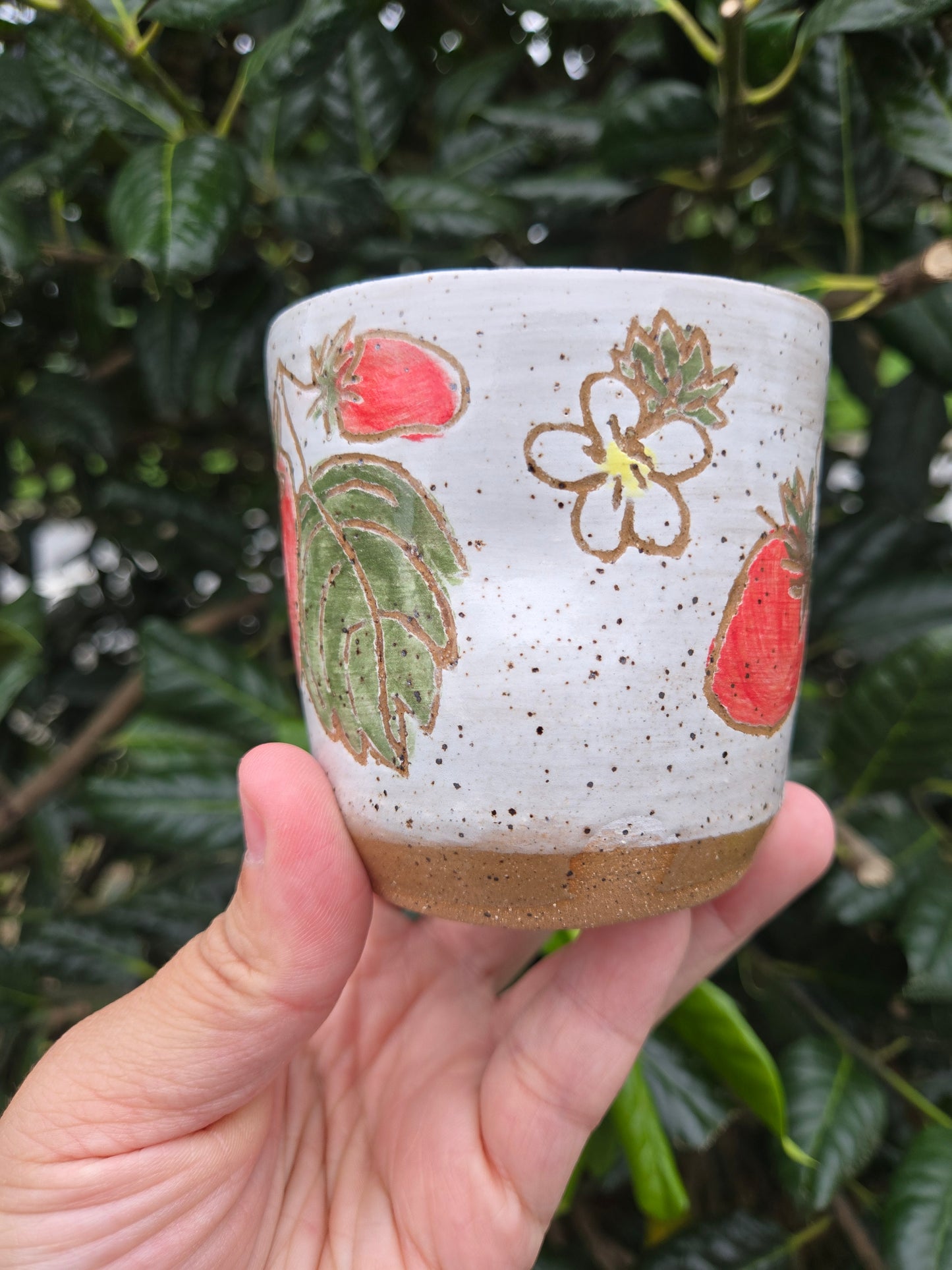 Summer Strawberry Thumb Cup
