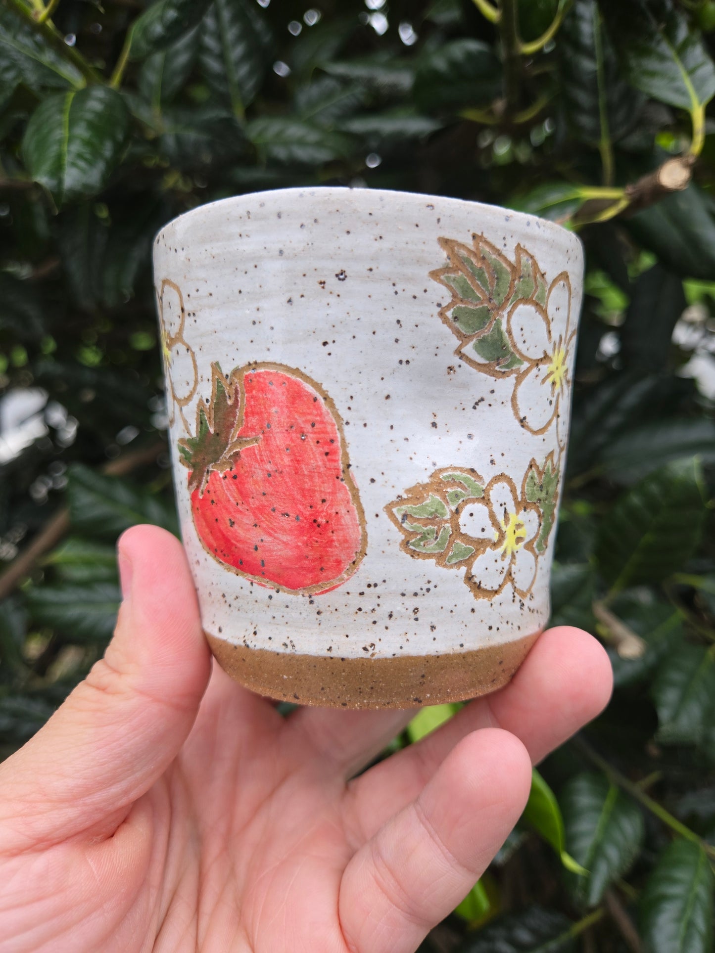 Summer Strawberry Thumb Cup